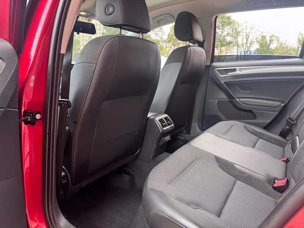Volkswagen Golf — миниатюра 7