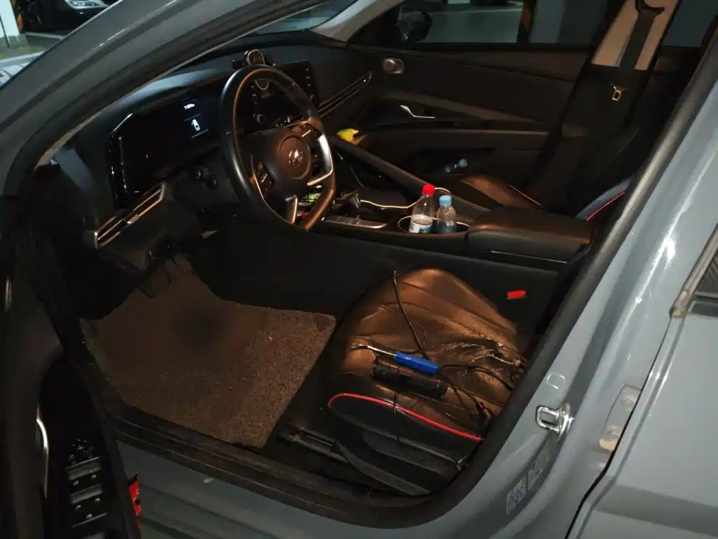 Hyundai Elantra — миниатюра 12