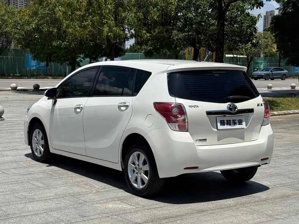 Toyota Verso — миниатюра 4
