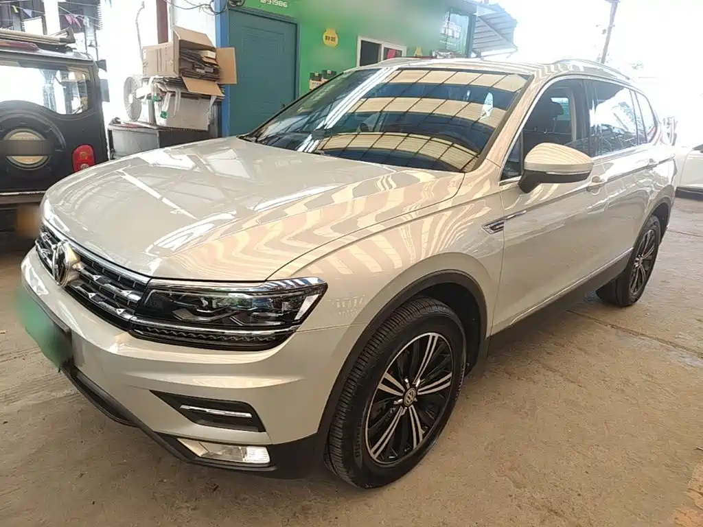 Volkswagen Tiguan L — миниатюра 2