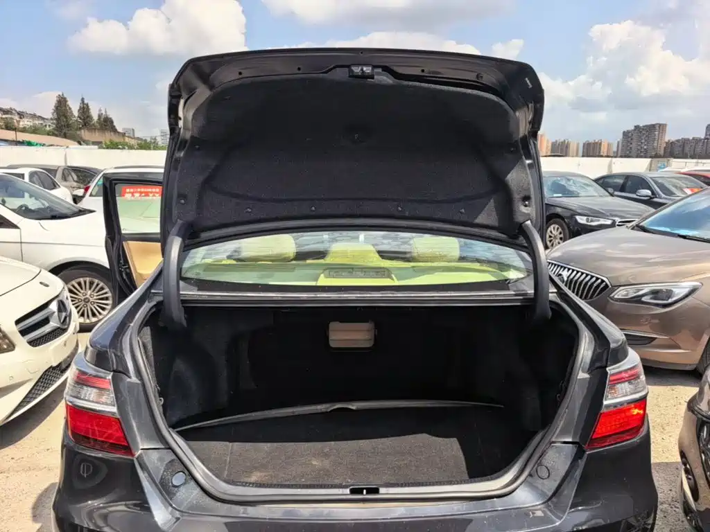 Toyota Camry — миниатюра 19