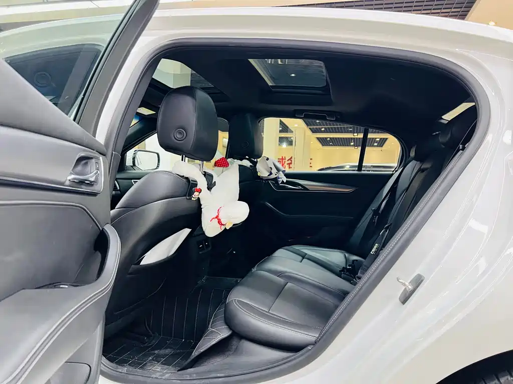 Cadillac CT5 — миниатюра 6