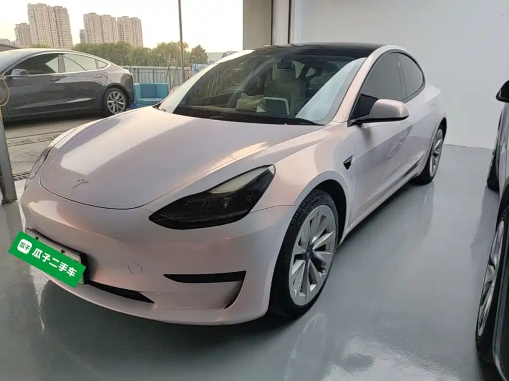 Tesla Model 3 — миниатюра 2