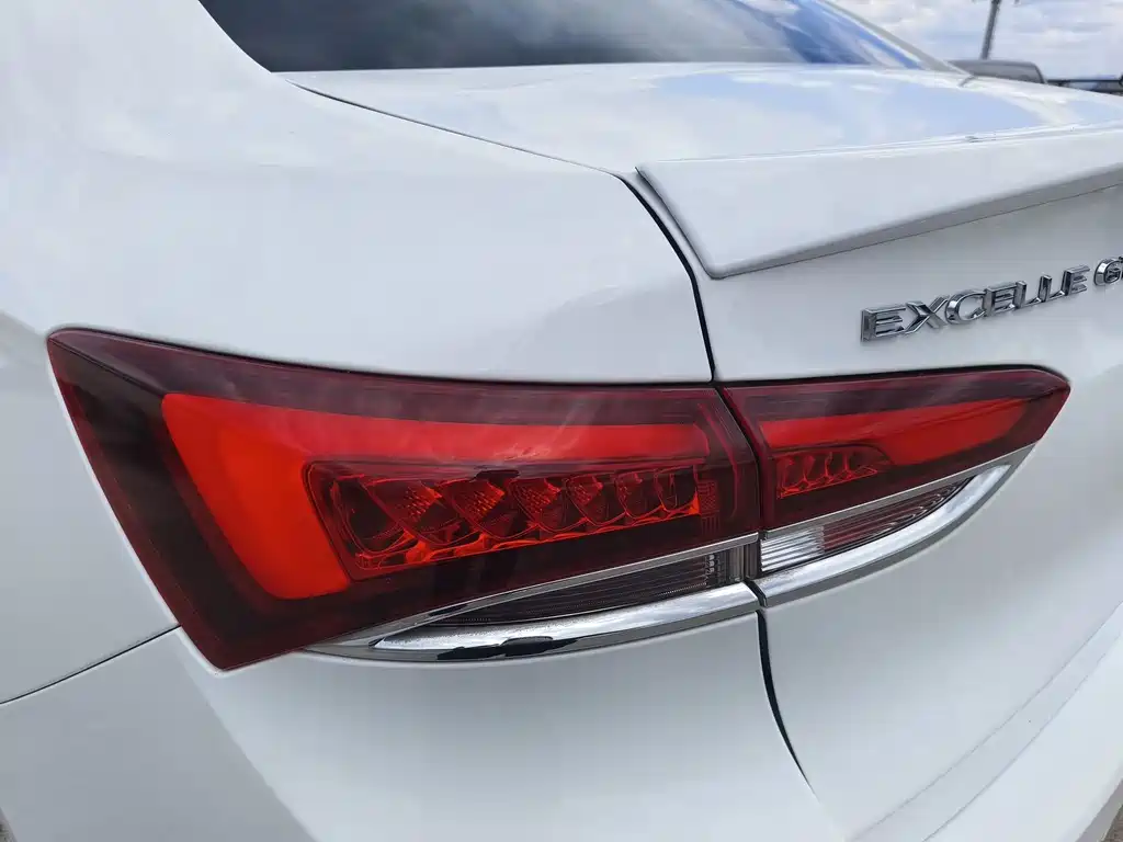 Buick Excelle — миниатюра 14