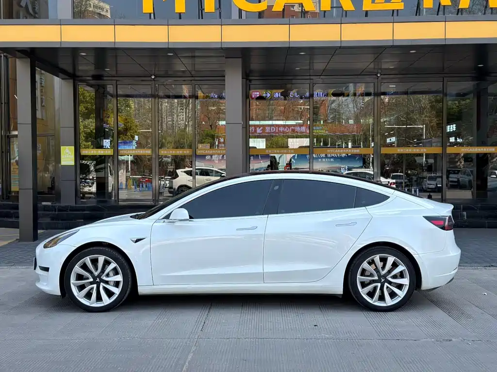 Tesla Model 3 — миниатюра 8