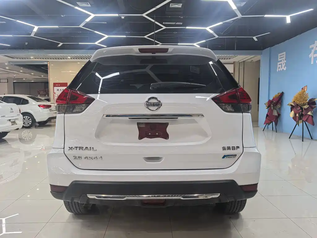Nissan X-Trail 2017 2.5L CVT Luxury 4WD