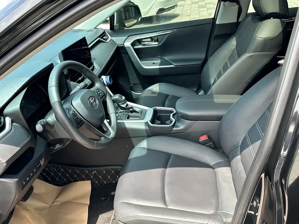 Toyota RAV4 — миниатюра 11