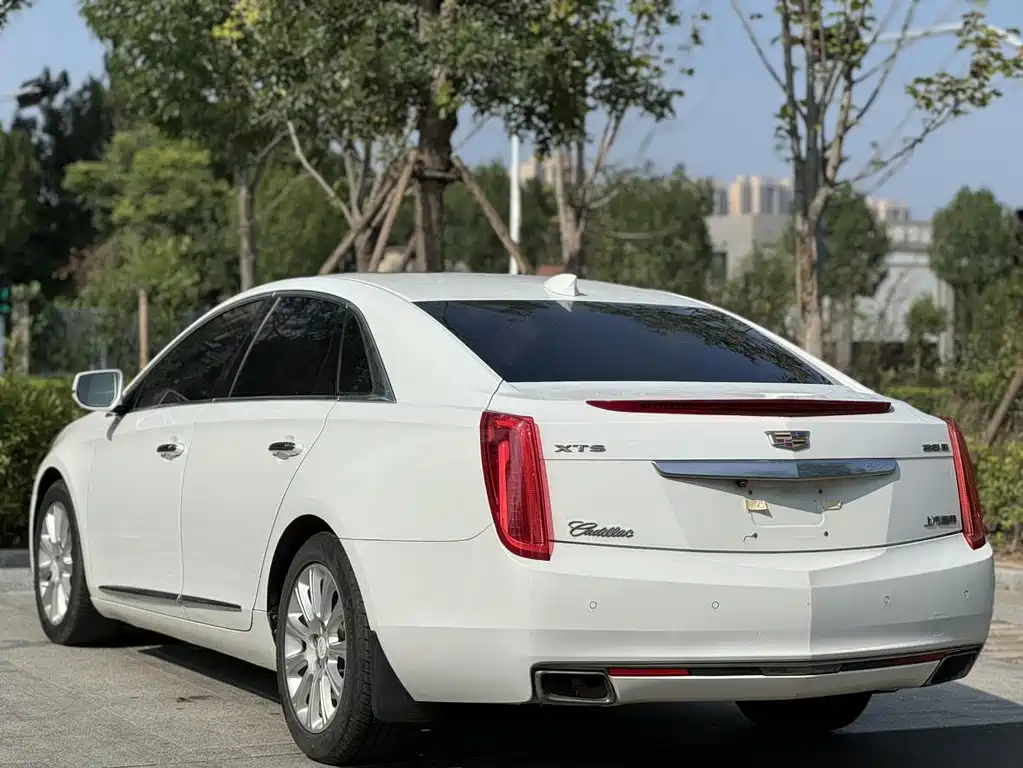 CADILLAC XTS