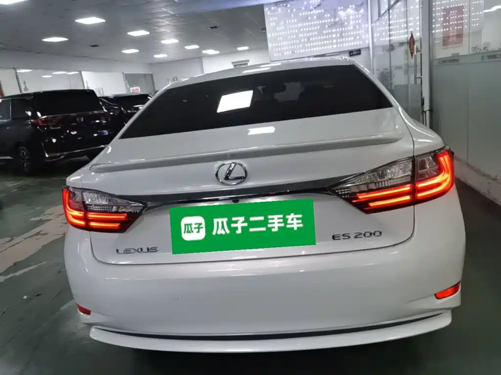Lexus ES — миниатюра 6