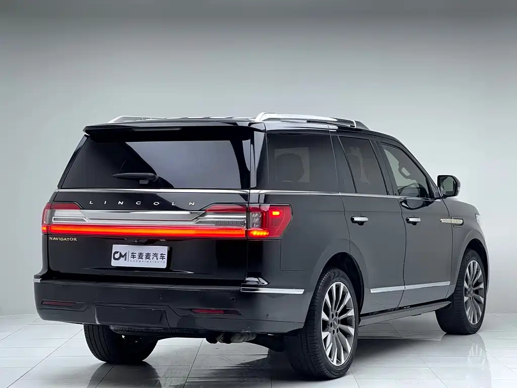Lincoln Navigator — миниатюра 3
