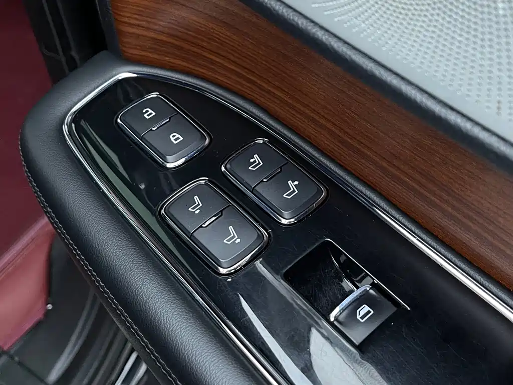 Lincoln Navigator — миниатюра 14