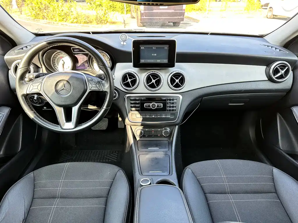 Mercedes-Benz GLA (Import) — миниатюра 8