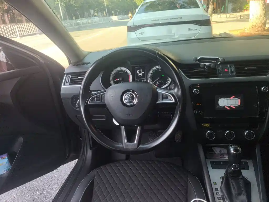 Skoda Octavia — миниатюра 6