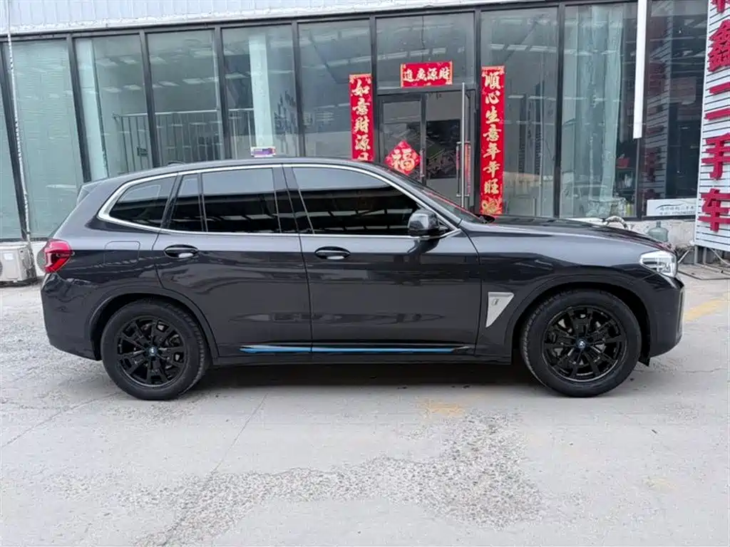 BMW iX3 2021 Lead