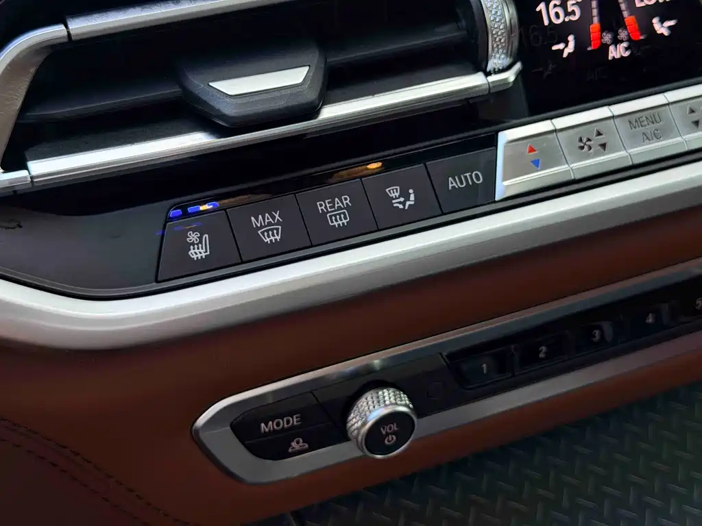 BMW X7 — миниатюра 4