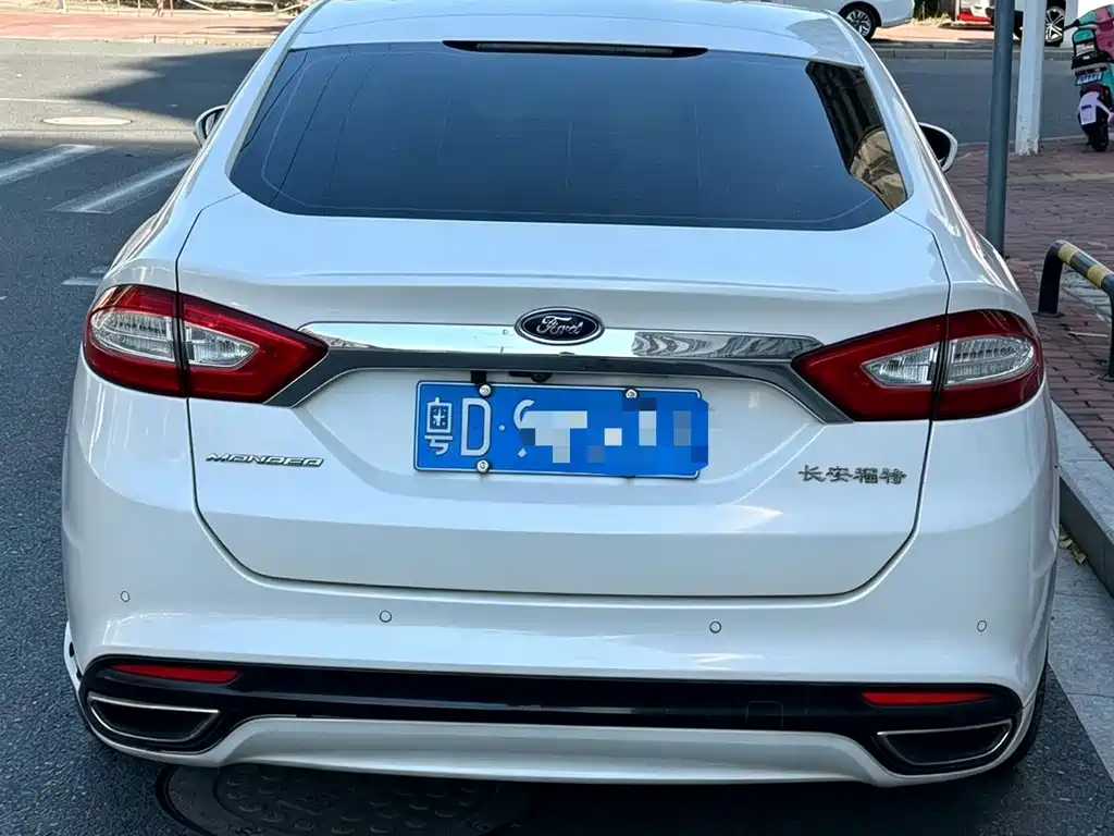 Ford Mondeo — миниатюра 5