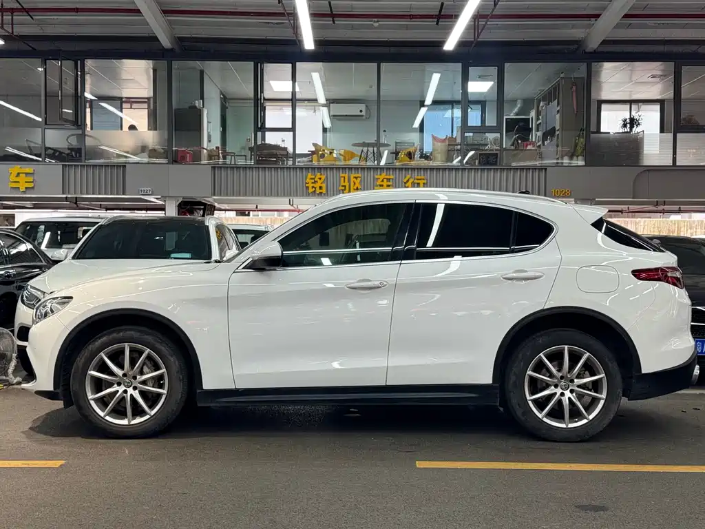 Alfa Romeo Stelvio — миниатюра 3