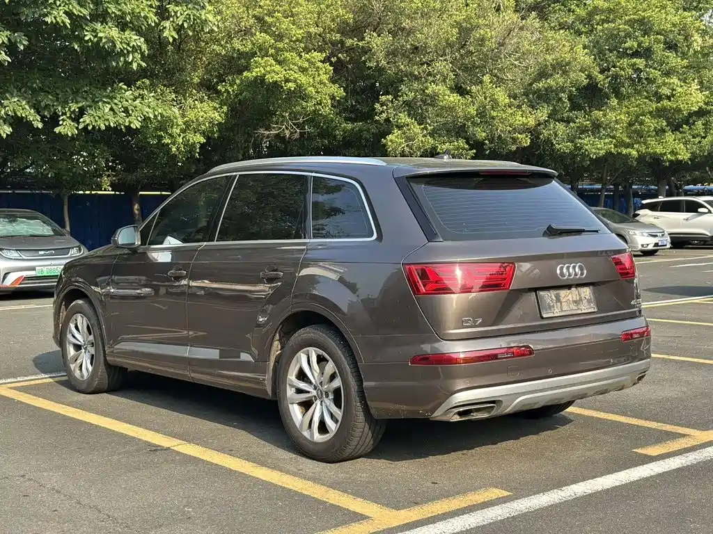 Audi Q7 — миниатюра 8