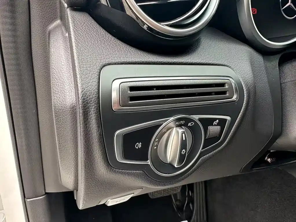 Mercedes-Benz C-Class — миниатюра 23