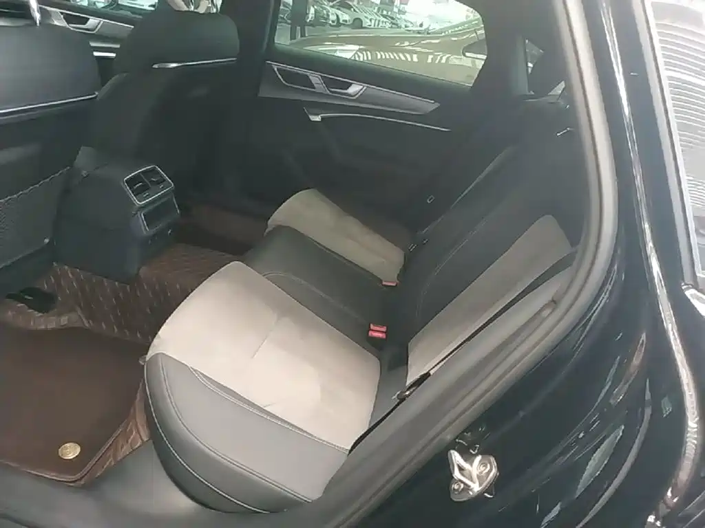 Audi A6L — миниатюра 17