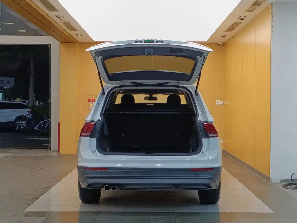 Volkswagen Tiguan L — миниатюра 27