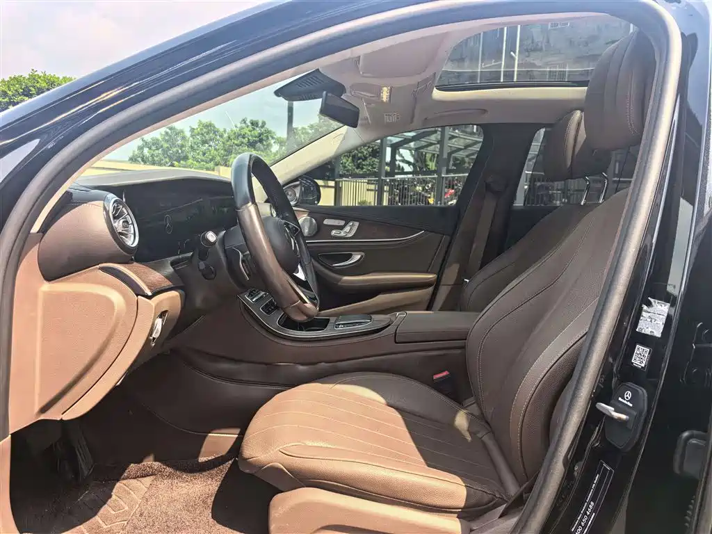 Mercedes-Benz E-Class — миниатюра 4