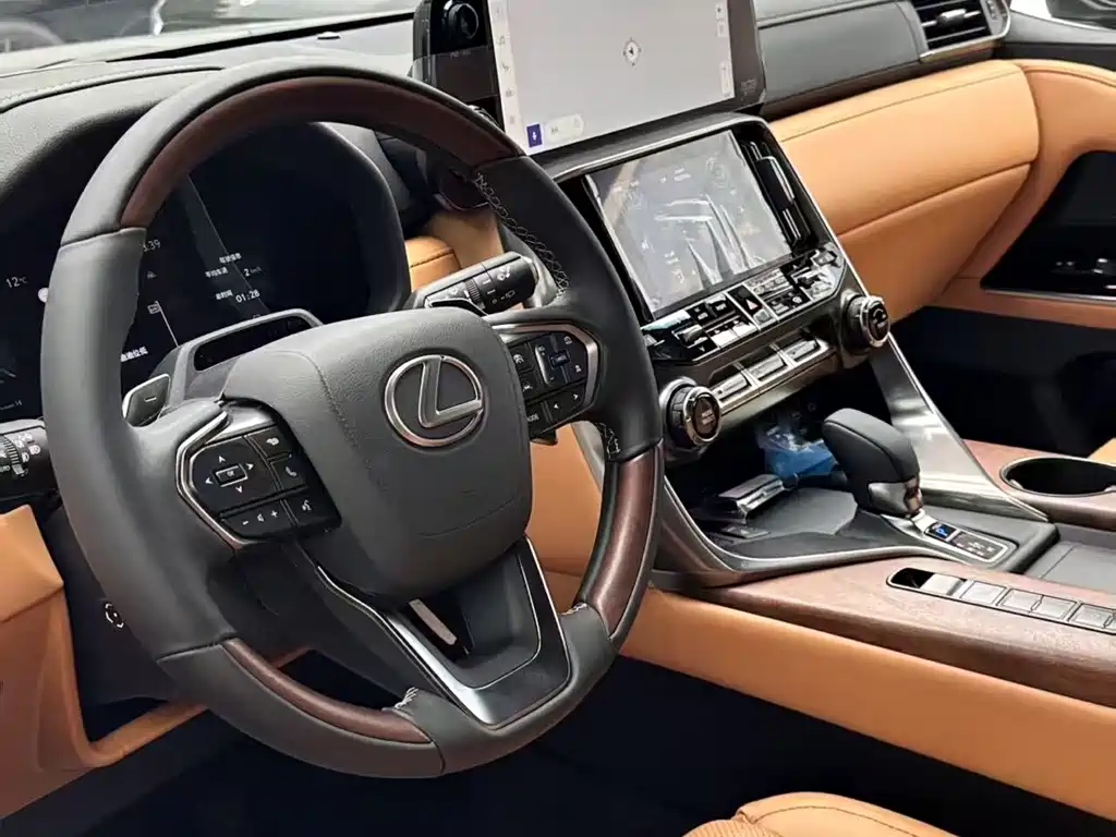 Lexus LX 2025 700h