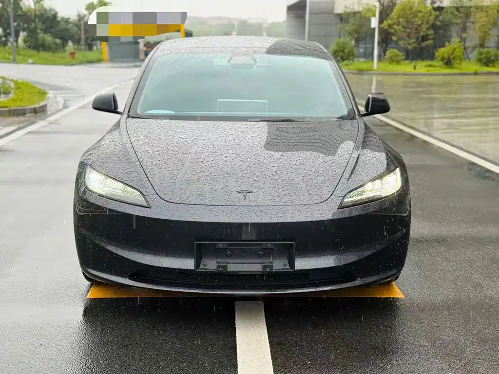 Tesla Model 3 — миниатюра 2