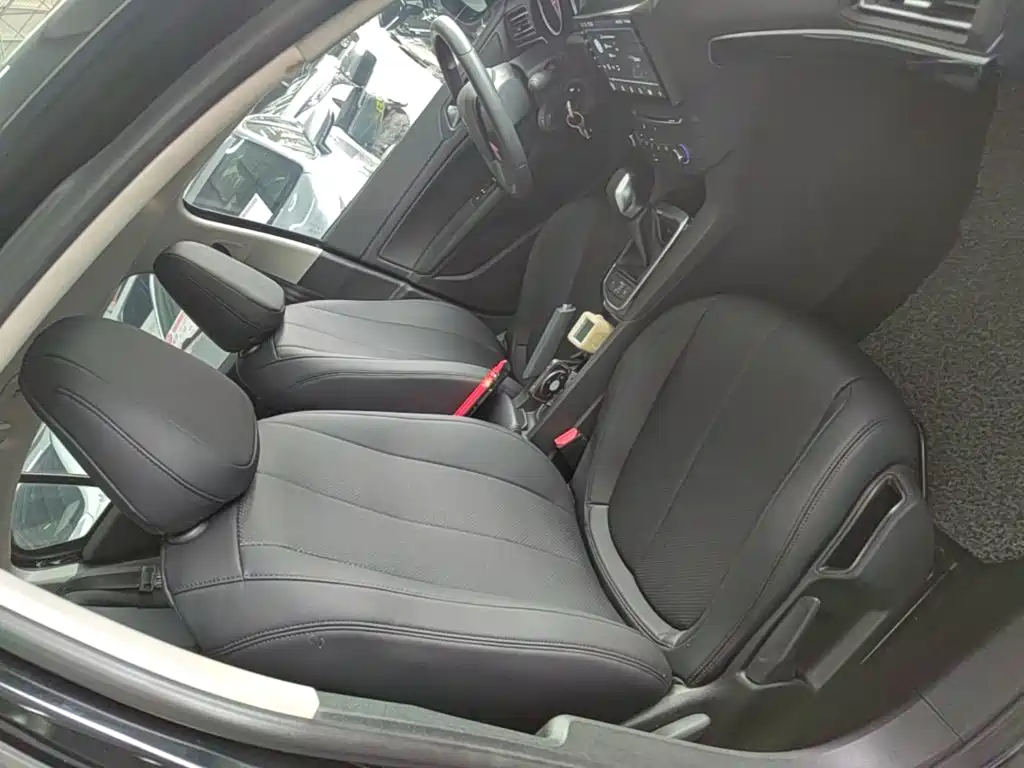 Peugeot 408 — миниатюра 25