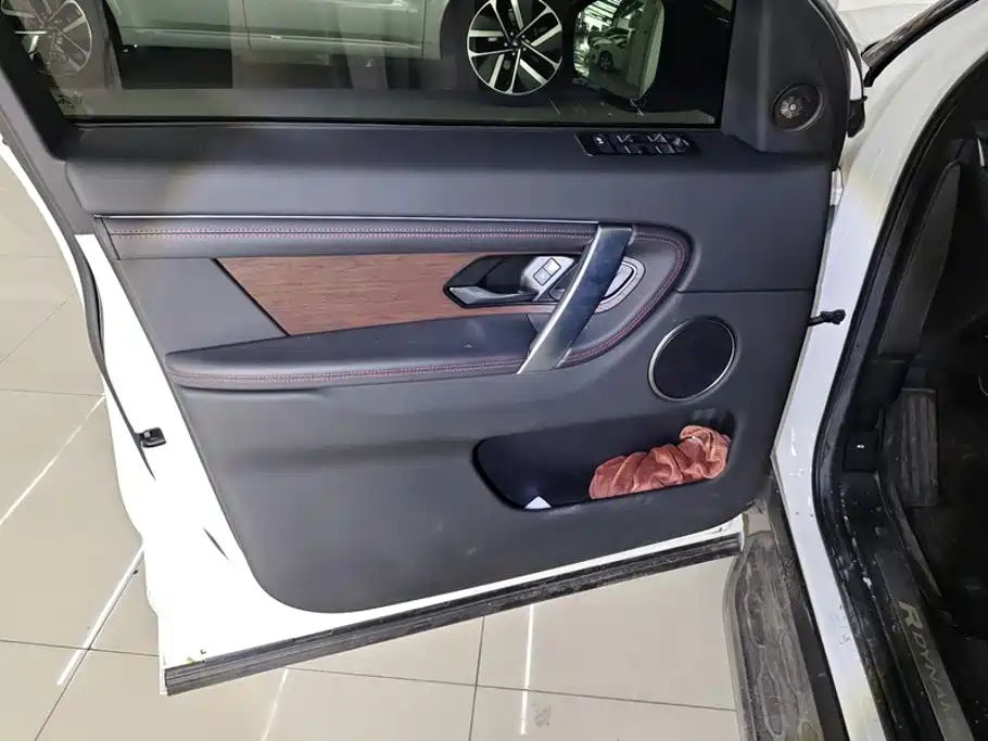 Land Rover Discovery Sport — миниатюра 7