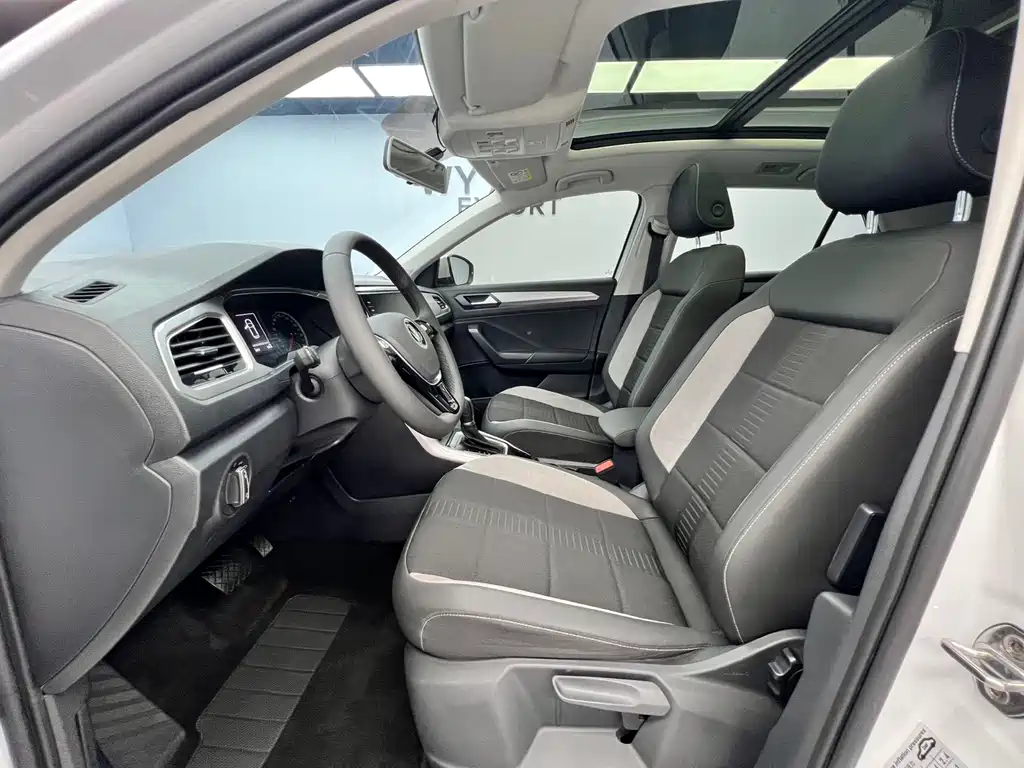 Volkswagen T-Roc — миниатюра 7