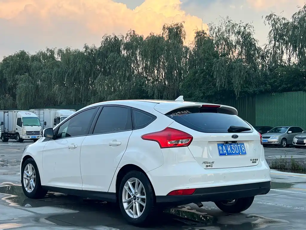 Ford Focus — миниатюра 6