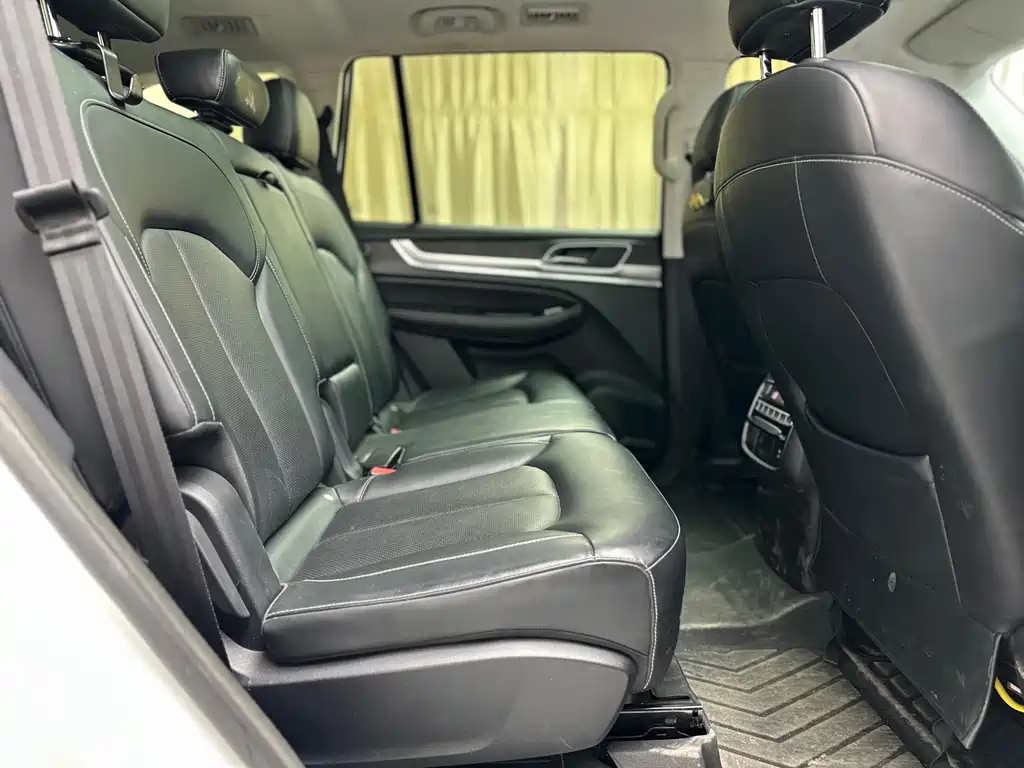 Roewe RX8 — миниатюра 12