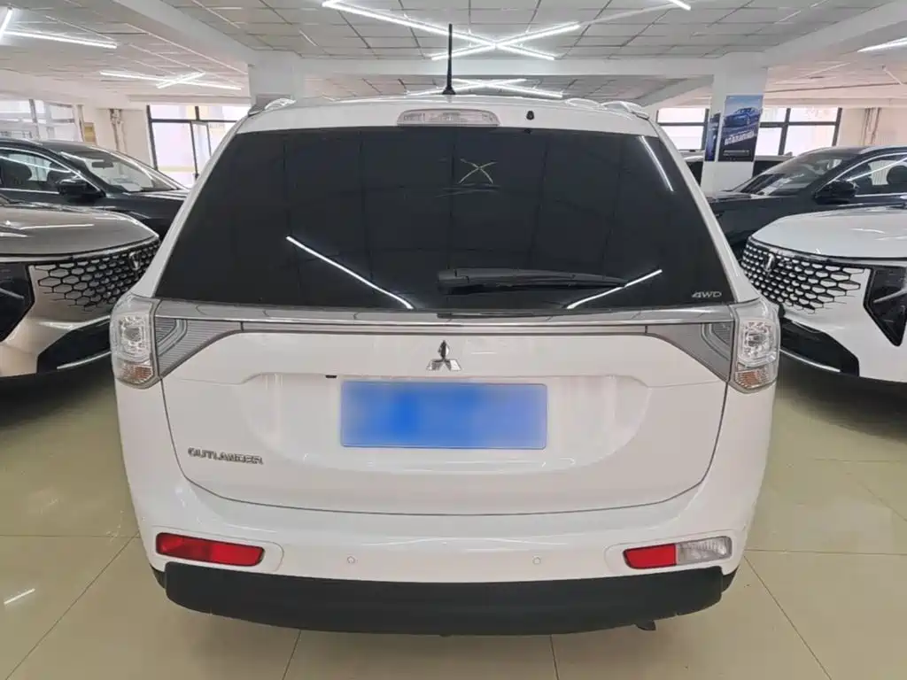 Mitsubishi Outlander (Import) — миниатюра 6