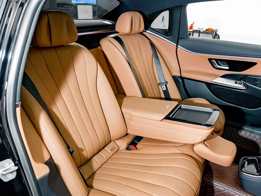 Mercedes-Benz E-Class — миниатюра 21
