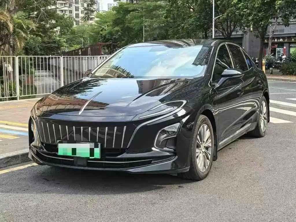 Hongqi Hongqi E-QM5 2024