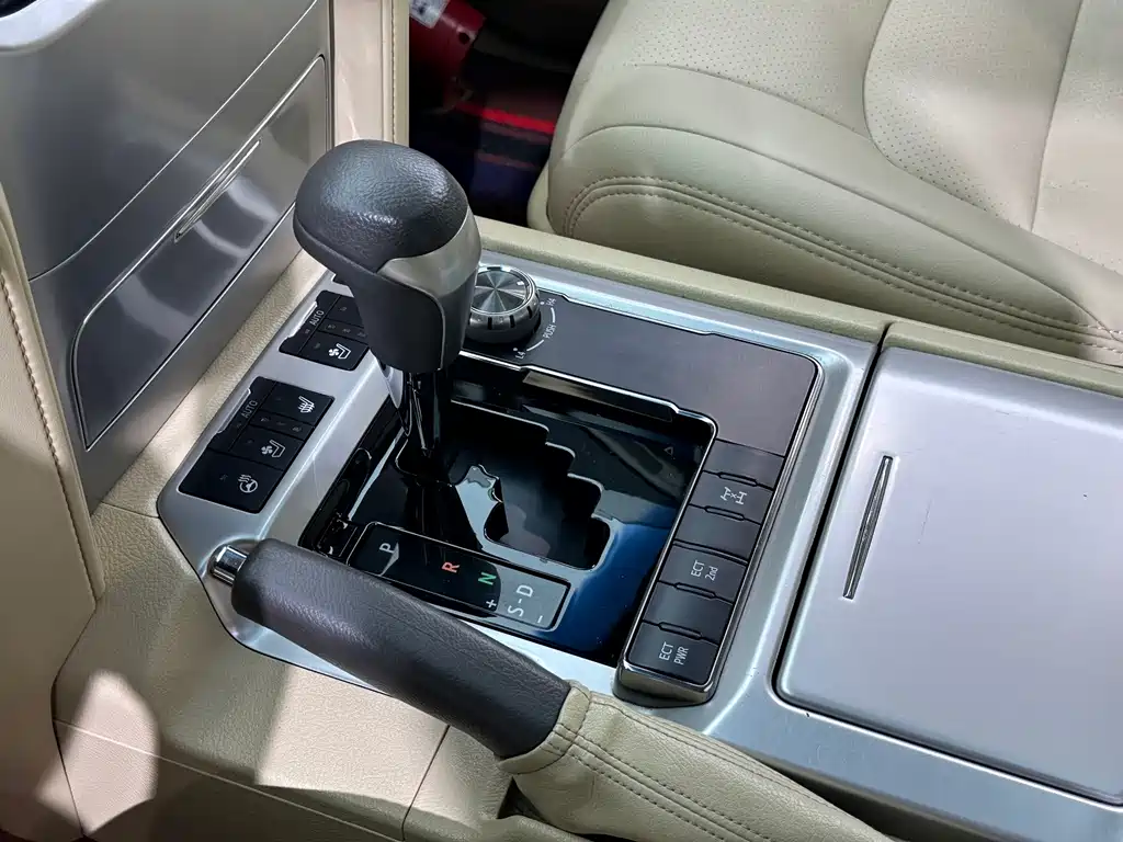Toyota Land Cruiser — миниатюра 12