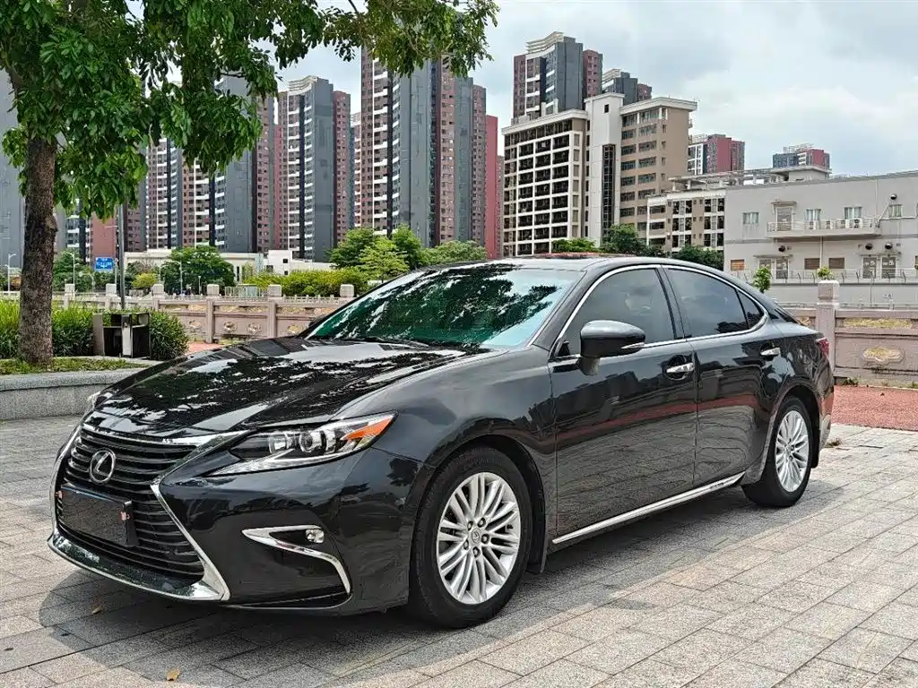Lexus ES 2017
