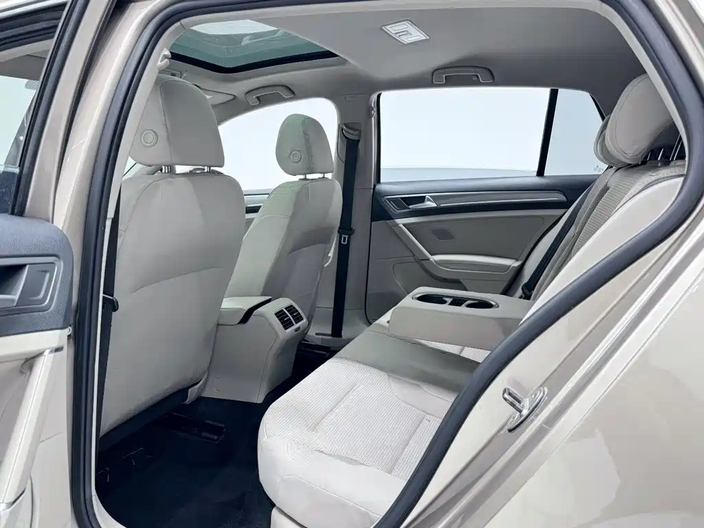 Volkswagen Golf — миниатюра 9
