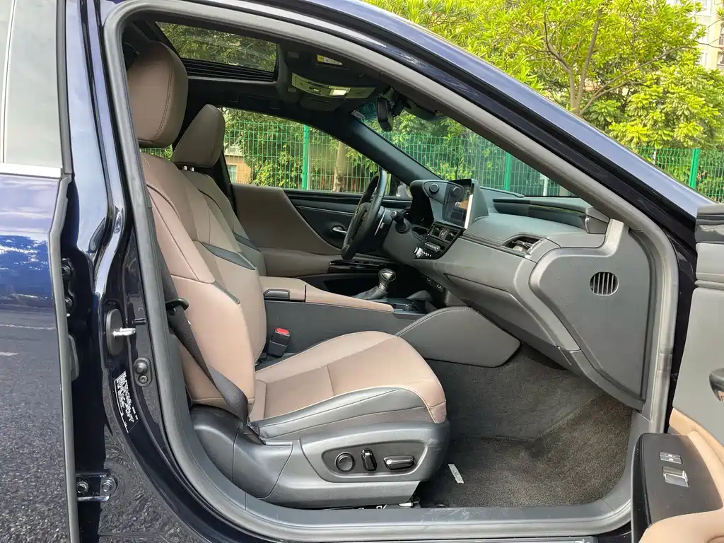 Lexus ES — миниатюра 6