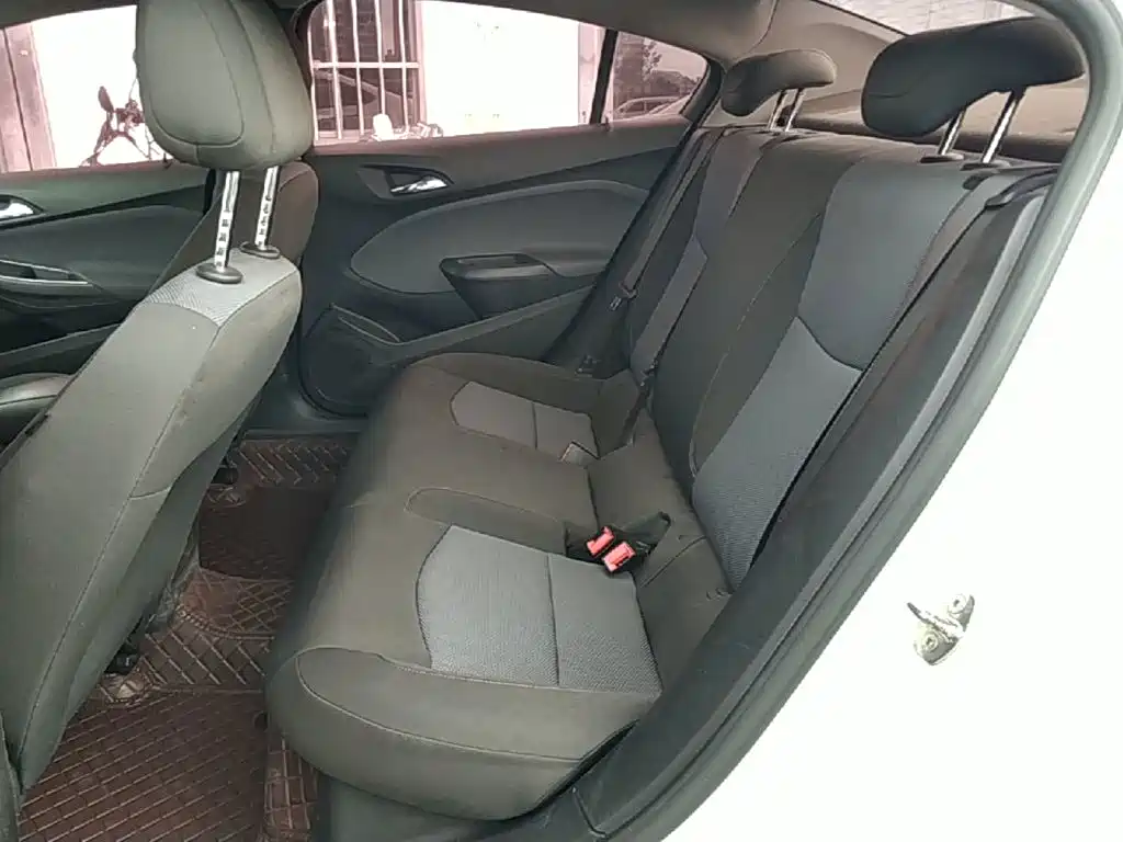 Chevrolet Cruze — миниатюра 17