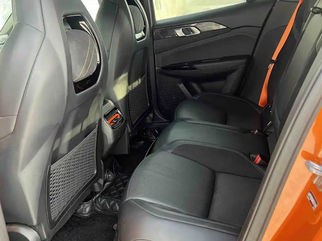 LYNK & CO. 02 HATCHBACK