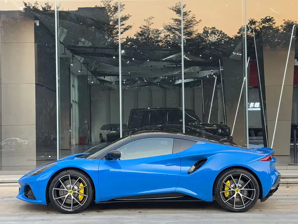 Lotus Emira — миниатюра 3