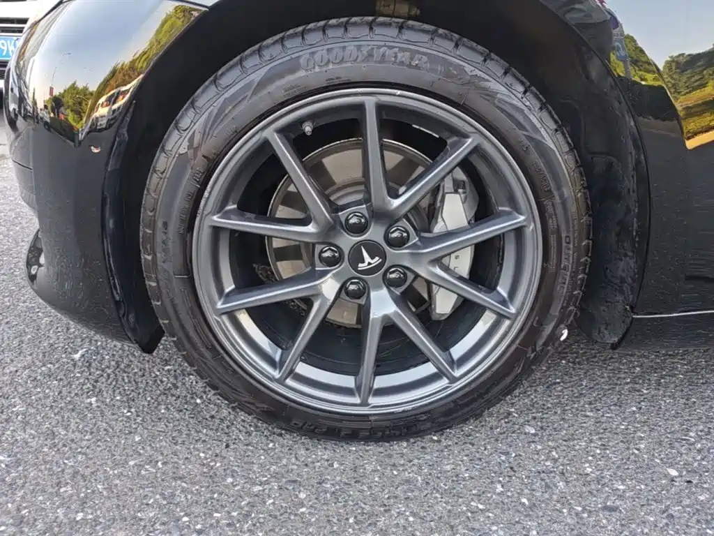 Tesla Model 3 — миниатюра 23