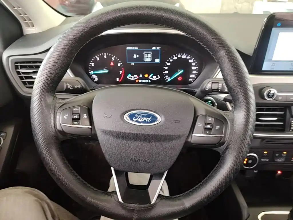 Ford Focus — миниатюра 11