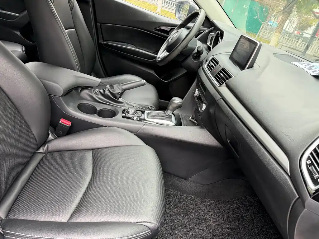 Mazda 3 Axela — миниатюра 10