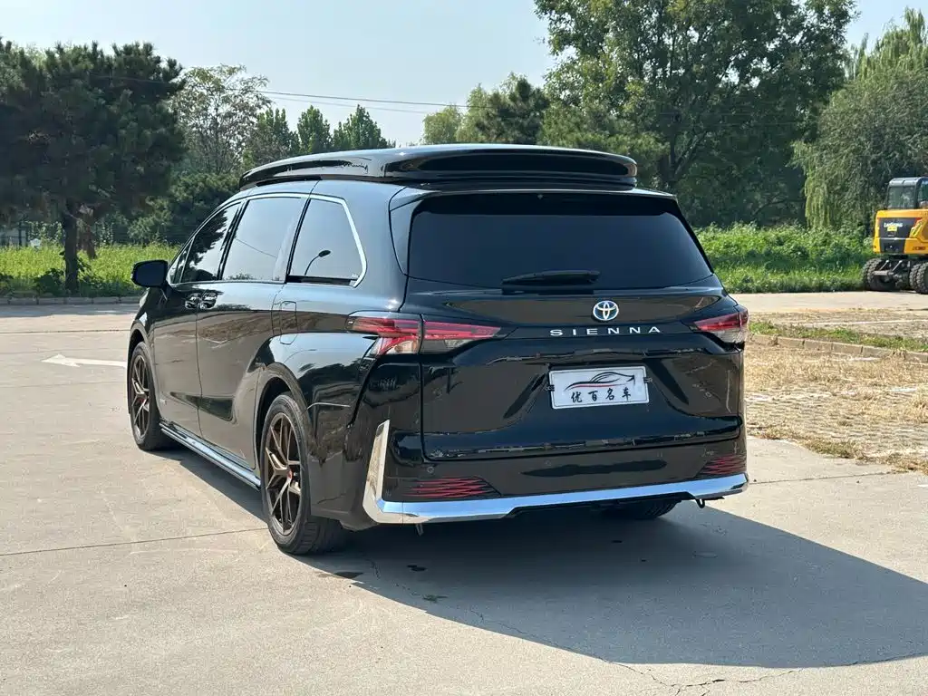 Huadong 华东牌商务车 — миниатюра 4