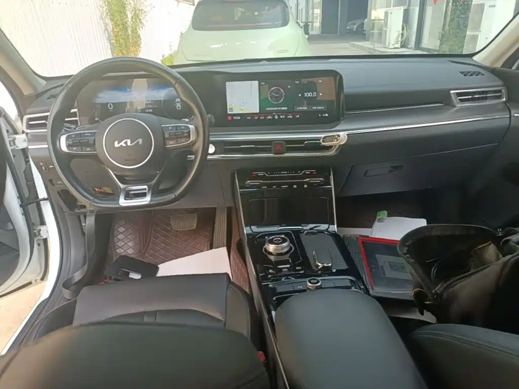 Kia K5 — миниатюра 10