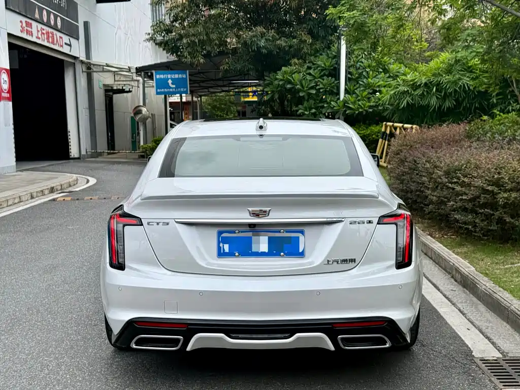 Cadillac CT5 2023 28T
