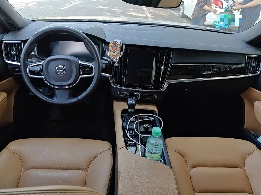 Volvo S90 — миниатюра 10